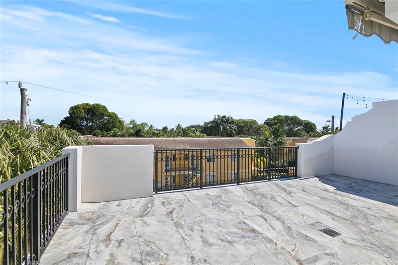 Image 40 of 42 For 732 15th Ave