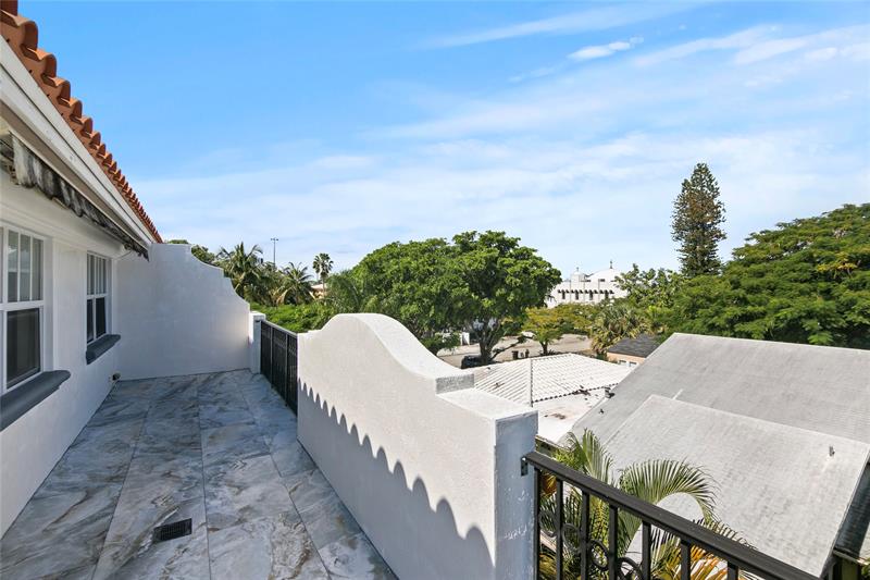 Image 41 of 42 For 732 15th Ave