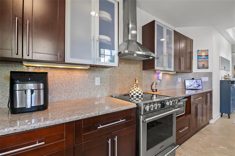 Image 7 of 42 For 732 15th Ave