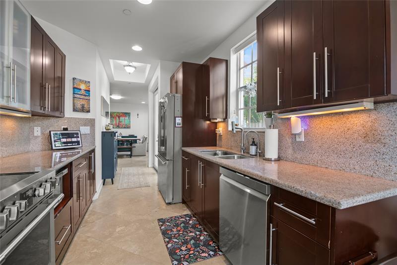 Image 8 of 42 For 732 15th Ave