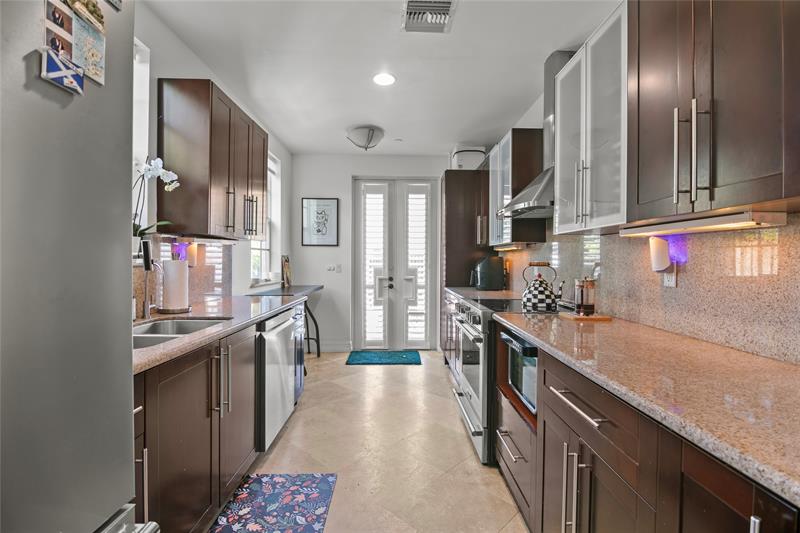 Image 9 of 42 For 732 15th Ave