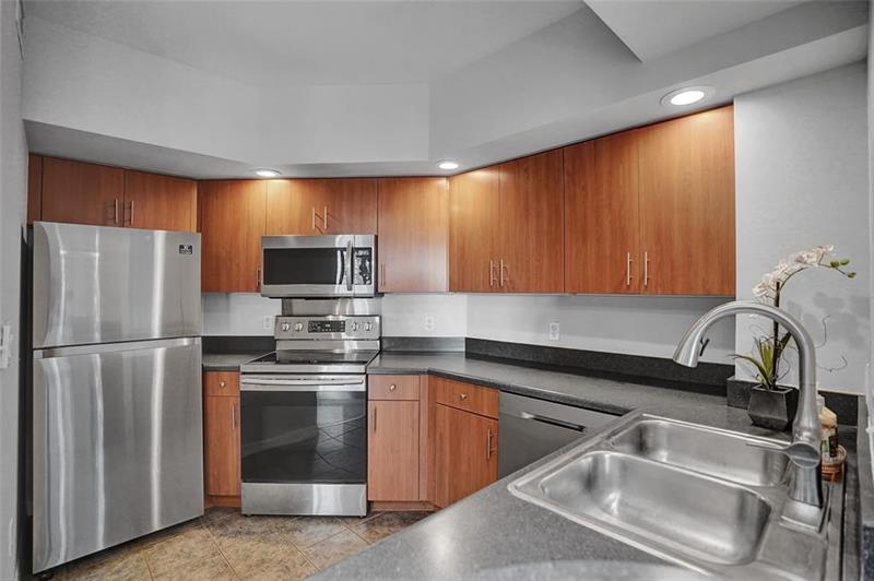 Image 9 of 30 For 100 Federal Highway  642