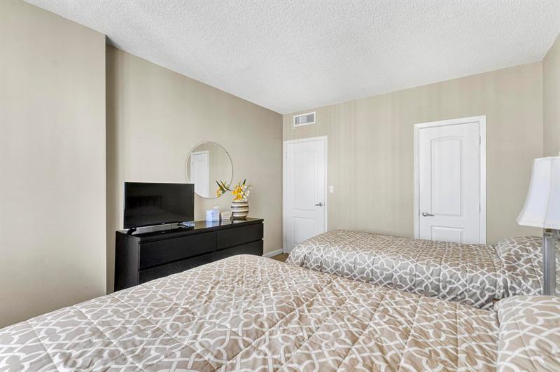 Image 10 of 23 For 1985 Ocean Dr  21h