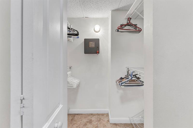 Image 16 of 23 For 1985 Ocean Dr  21h