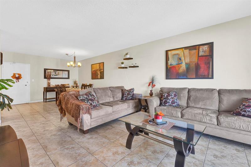 Image 19 of 23 For 1985 Ocean Dr  21h