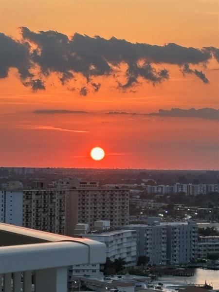 Image 22 of 23 For 1985 Ocean Dr  21h