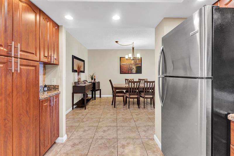 Image 7 of 23 For 1985 Ocean Dr  21h