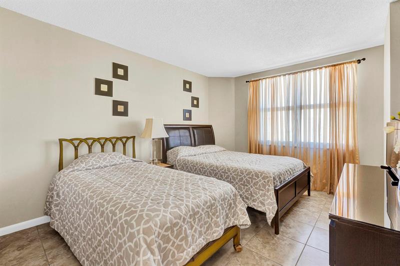 Image 9 of 23 For 1985 Ocean Dr  21h