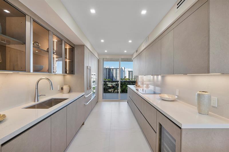 Image 12 of 43 For 3100 Ocean Blvd  704