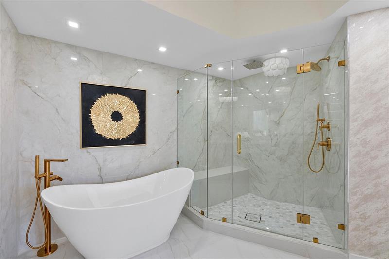 Image 23 of 43 For 3100 Ocean Blvd  704