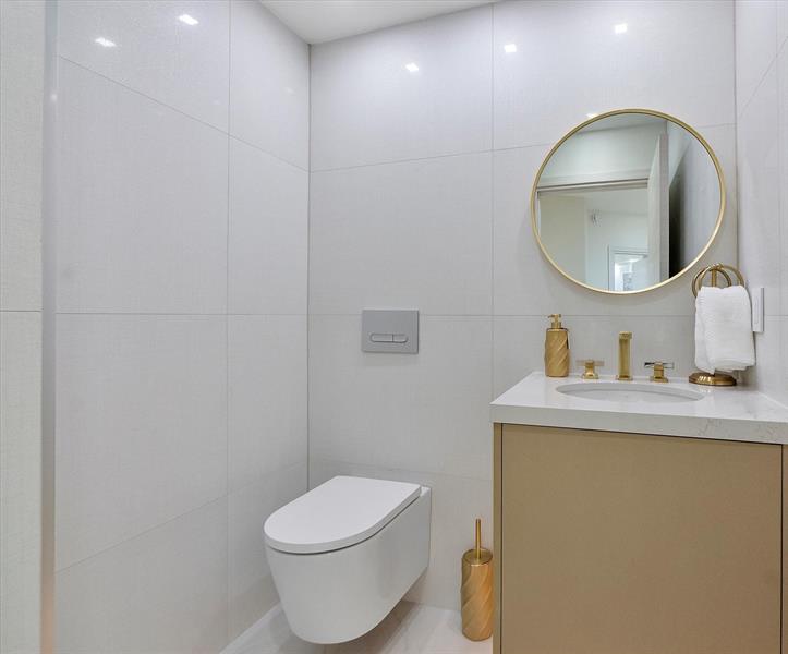 Image 25 of 43 For 3100 Ocean Blvd  704