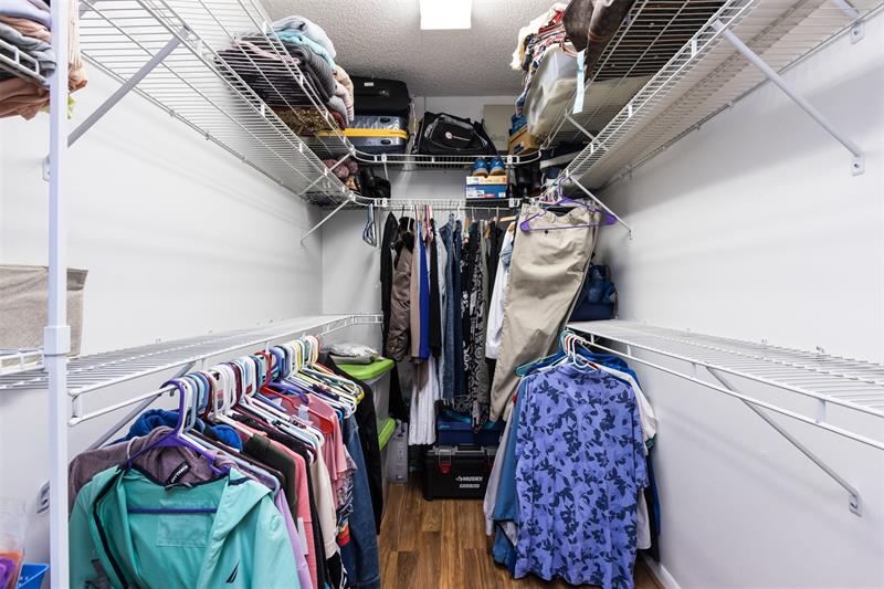 Image 26 of 39 For 9537 Weldon Cir  404