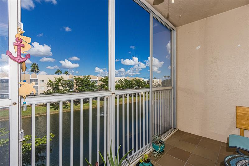 Image 34 of 39 For 9537 Weldon Cir  404