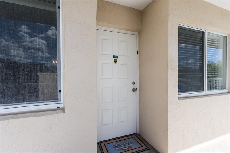 Image 35 of 39 For 9537 Weldon Cir  404