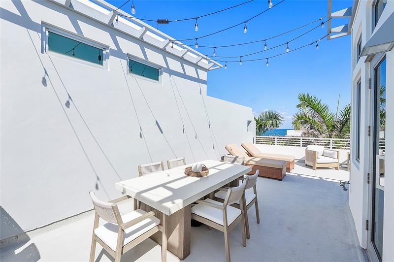 Image 26 of 56 For 705 Briny Ave