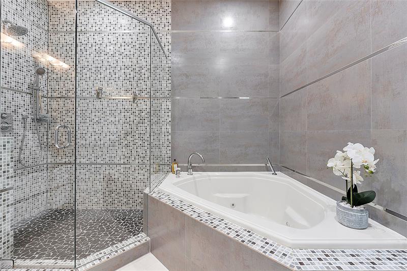 Image 28 of 56 For 705 Briny Ave