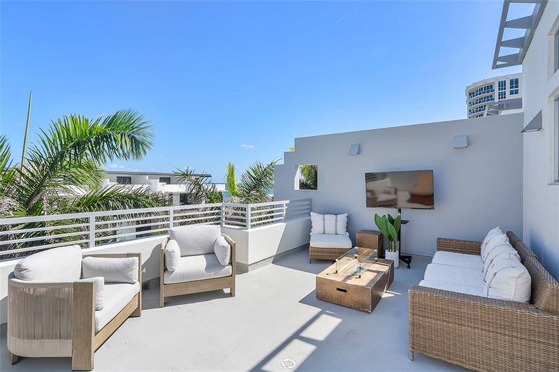 Image 3 of 56 For 705 Briny Ave