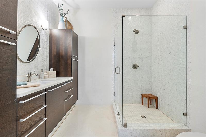 Image 30 of 56 For 705 Briny Ave