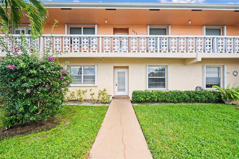 Image 18 of 22 For 1840 13th St  103