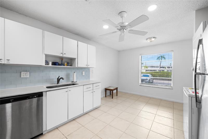 Image 4 of 22 For 1840 13th St  103