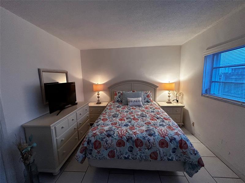 Image 6 of 7 For 4630 Poinciana St  1c