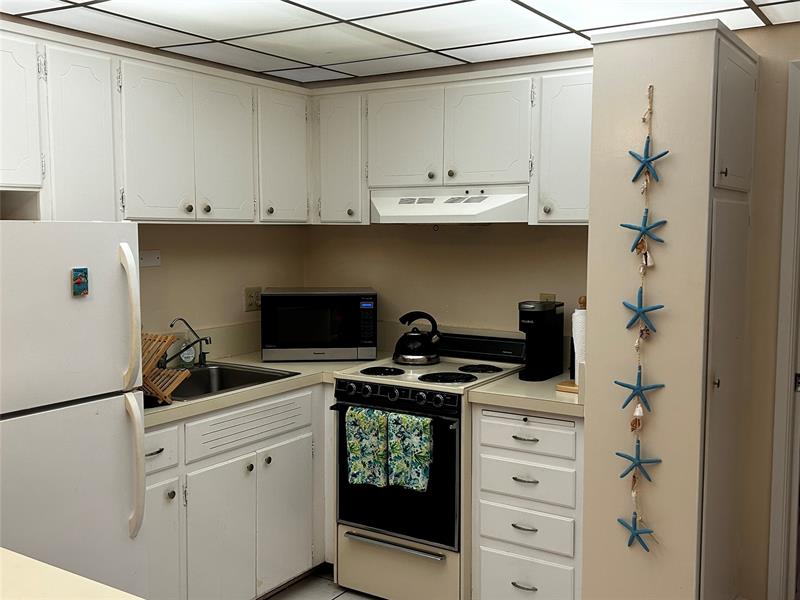 Image 7 of 7 For 4630 Poinciana St  1c