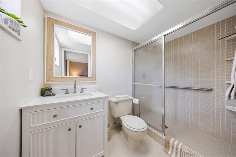 Image 20 of 24 For 5250 Las Verdes Cir  317