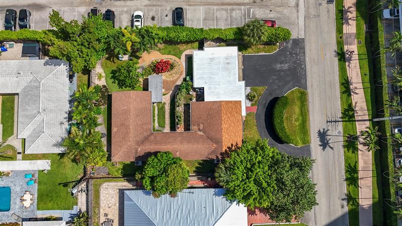 Image 7 of 14 For 2713 33rd Ave