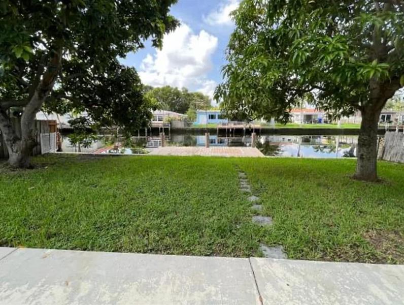 Image 3 of 15 For 2710 Thomas St