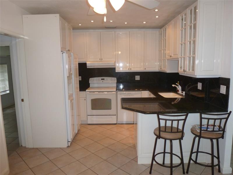 Image 6 of 15 For 2710 Thomas St