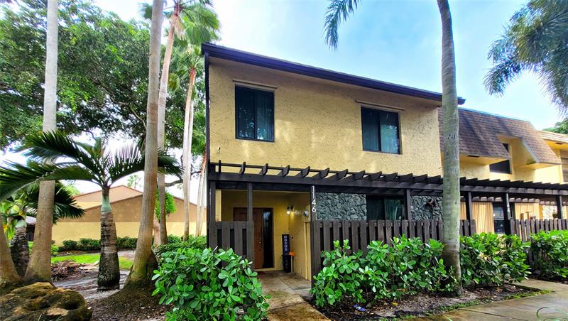 Listing Details for 1146 University Dr, Plantation, FL 33322