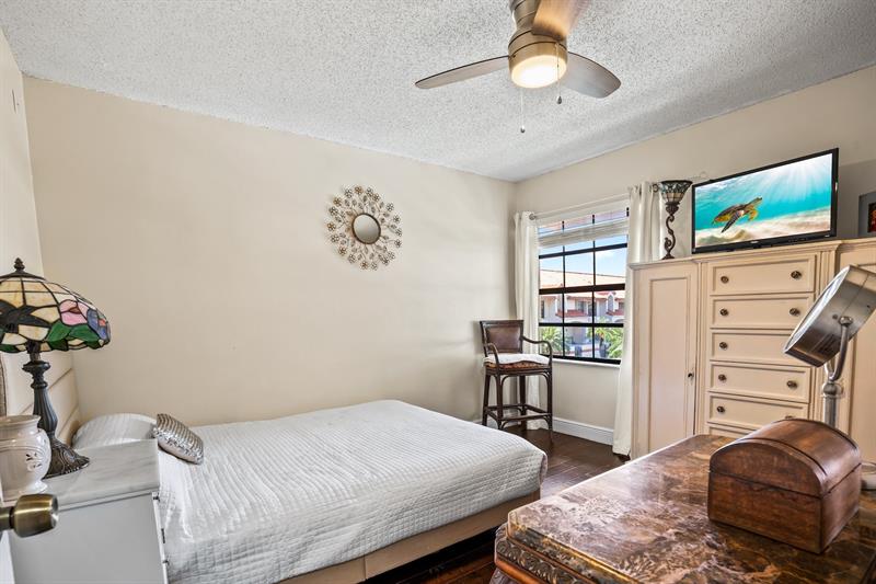 Image 16 of 26 For 102 Liberty Ct  102