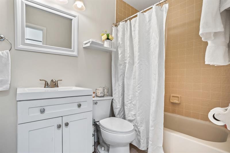 Image 17 of 26 For 102 Liberty Ct  102