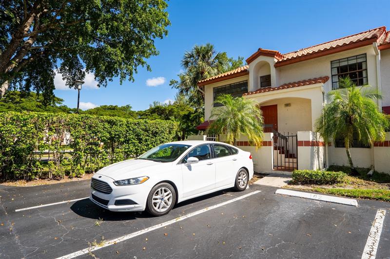 Image 4 of 26 For 102 Liberty Ct  102