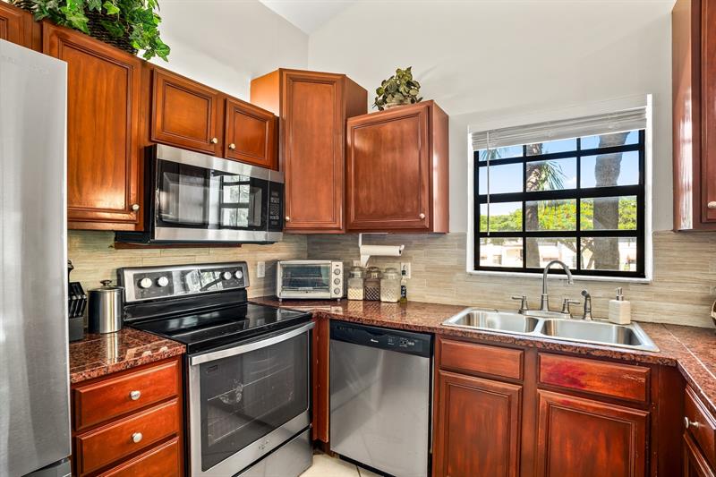 Image 6 of 26 For 102 Liberty Ct  102