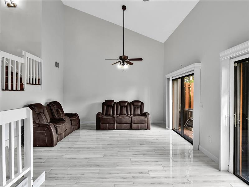 Image 23 of 59 For 4182 Pine Island Rd