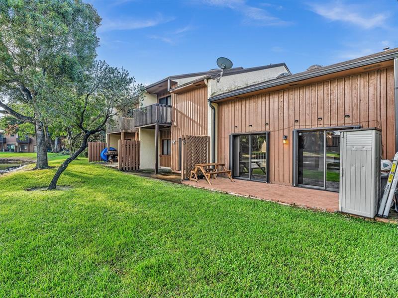 Image 40 of 59 For 4182 Pine Island Rd