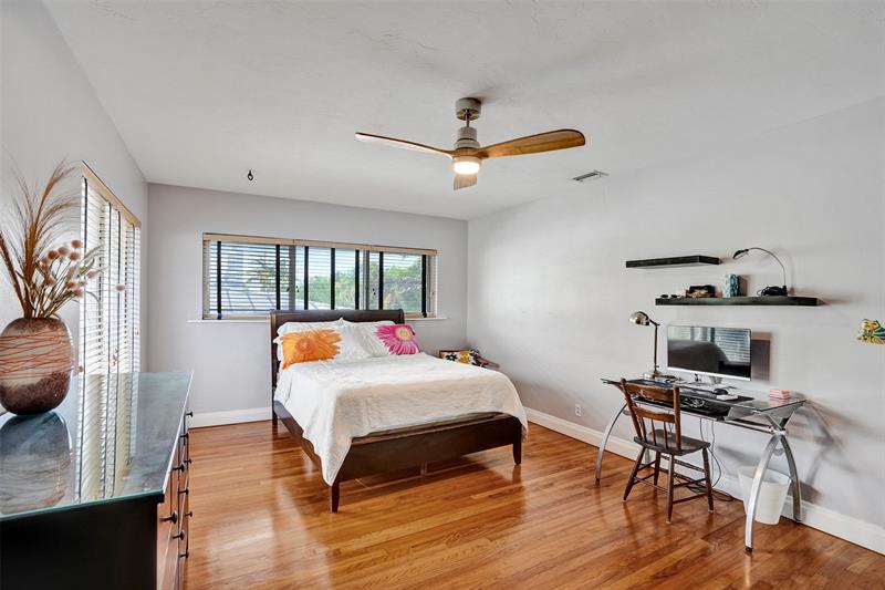 Image 23 of 33 For 1935 Harbour Inlet Dr