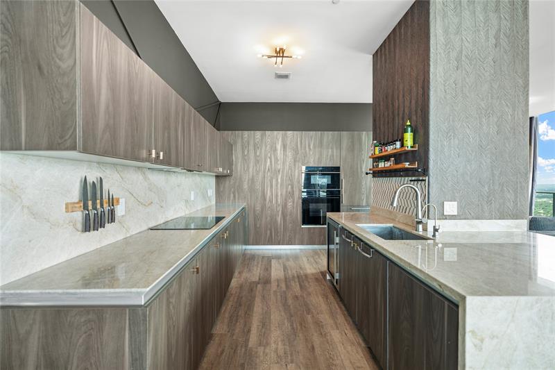 Image 12 of 26 For 480 31st St  Ph5104