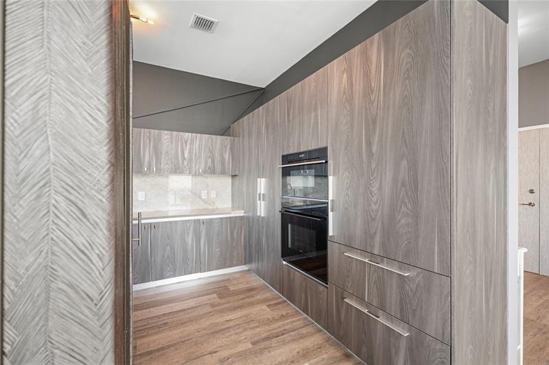 Image 15 of 26 For 480 31st St  Ph5104