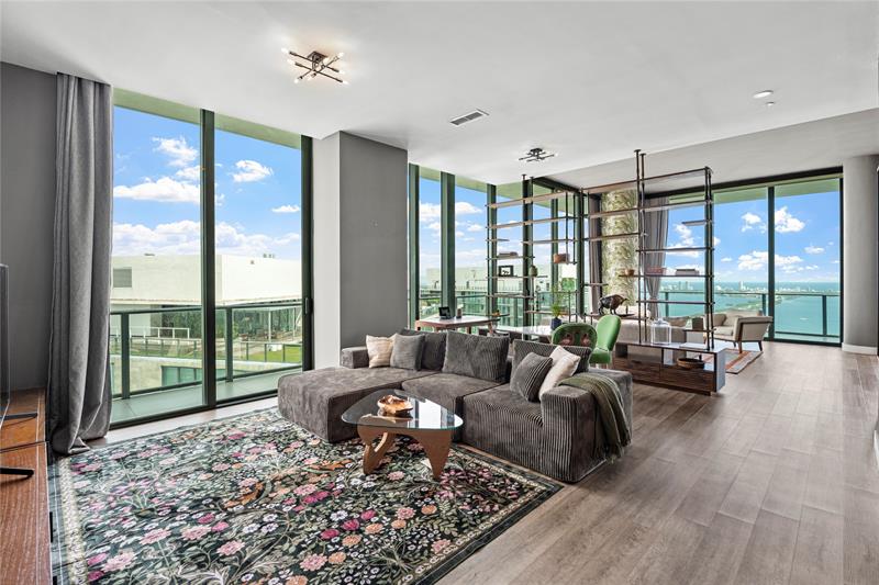 Image 7 of 26 For 480 31st St  Ph5104