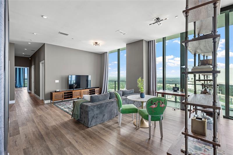 Image 8 of 26 For 480 31st St  Ph5104