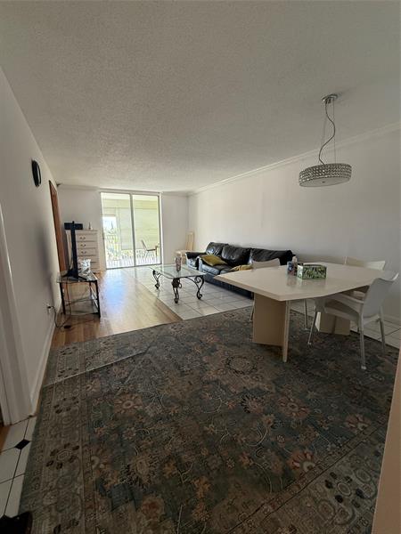 Image 4 of 23 For 5700 2nd Ave 508