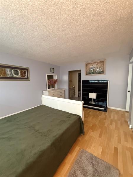 Image 9 of 23 For 5700 2nd Ave 508