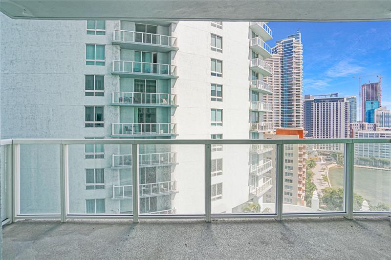 Image 10 of 12 For 1900 Bayshore Dr  1710