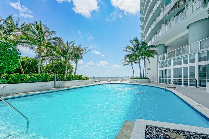 Image 11 of 12 For 1900 Bayshore Dr  1710