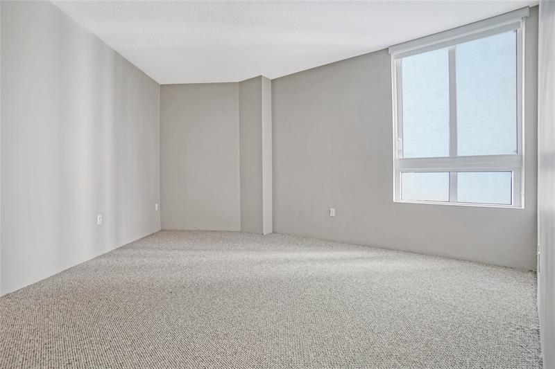 Image 5 of 12 For 1900 Bayshore Dr  1710