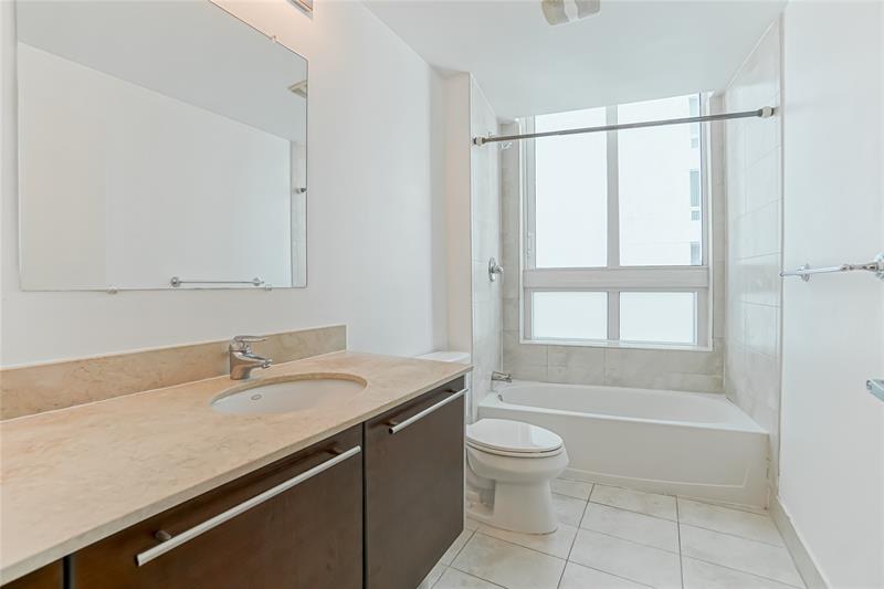 Image 8 of 12 For 1900 Bayshore Dr  1710