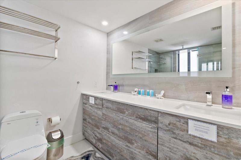 Image 13 of 46 For 2911 Ocean Dr