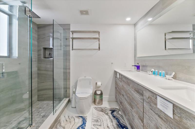 Image 14 of 46 For 2911 Ocean Dr